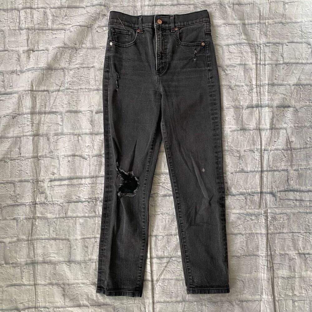 Express women 2R slim super high rise distressed ripped jeans black
